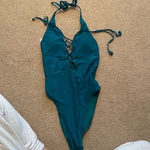 Green cross cross v cut one piece